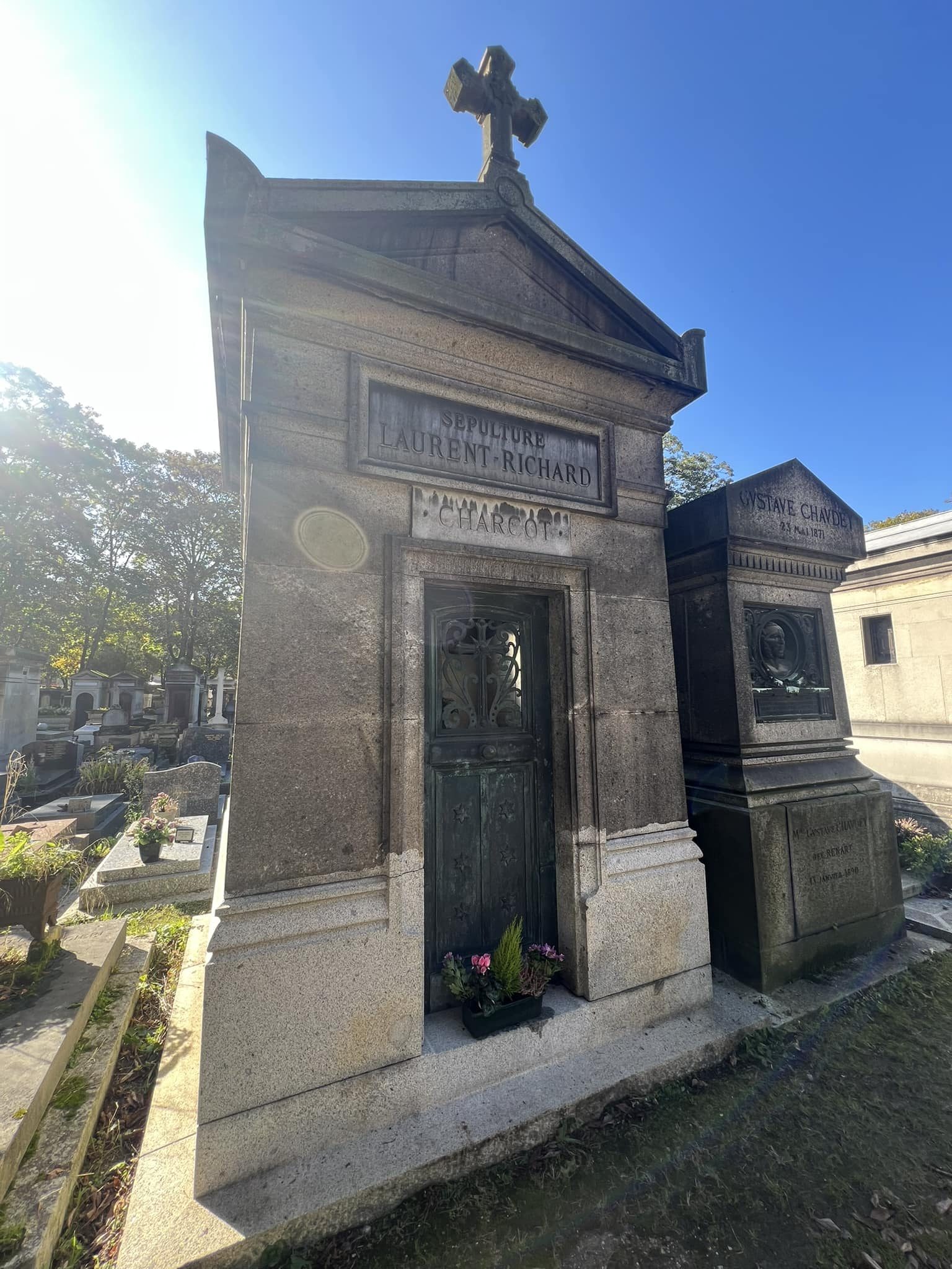 Jean-Martin%20Charcot%20tomb%2C%20Paris%20by%20Adrian%20Thomas%20%281%29.jpg